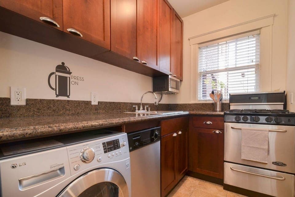 The kitchen is well equipped. Perfect for simple meals & reheating leftovers.