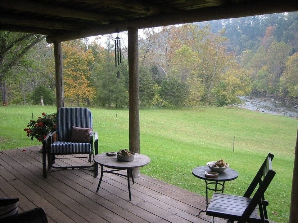 ...overlooking the Maury River