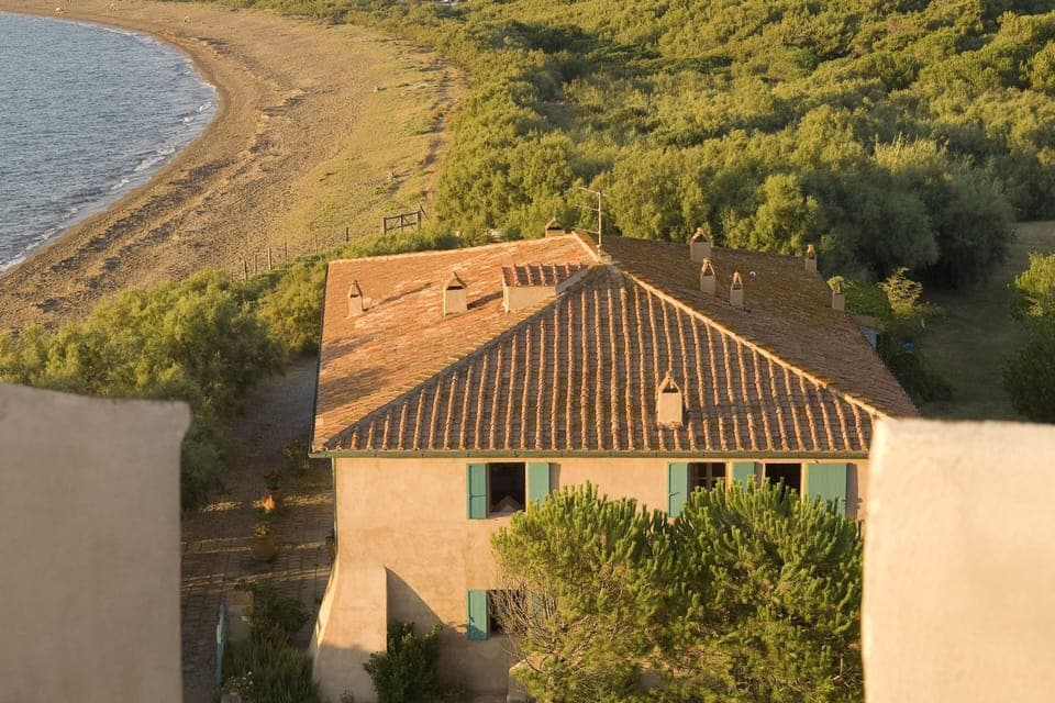 The villa seen from above.