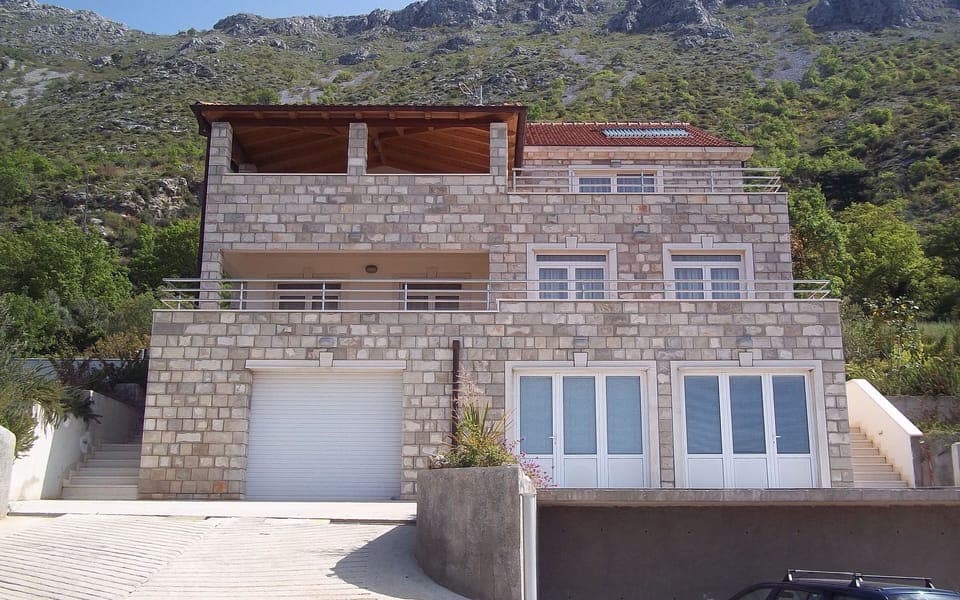 Front View of Villa Magnolia