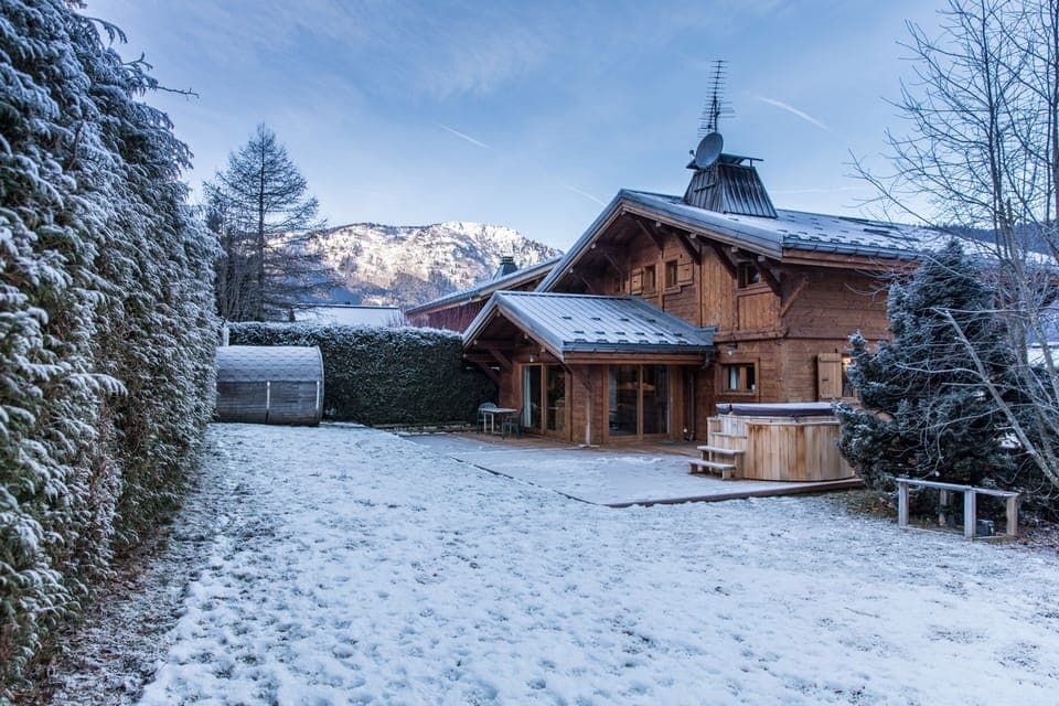 Chalet Les Drus as seen from the garden