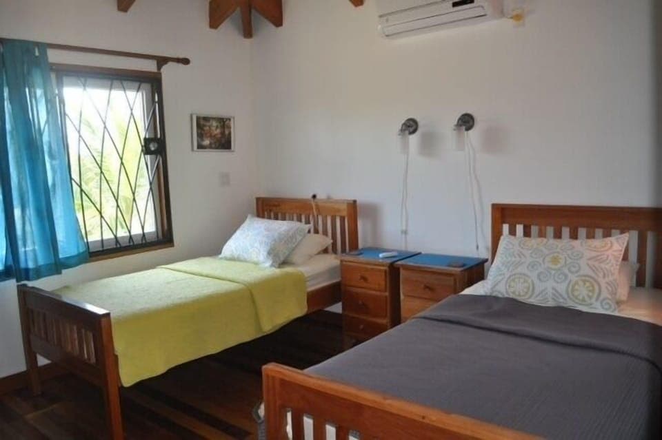 Twin, guest bedroom.