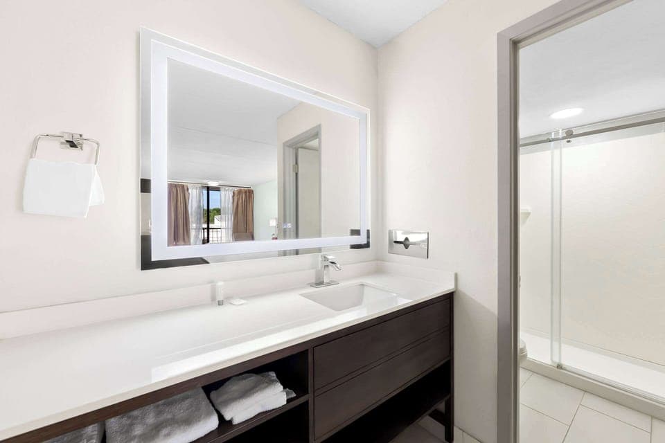 Premium bedding, down comforters, pillowtop beds, desk