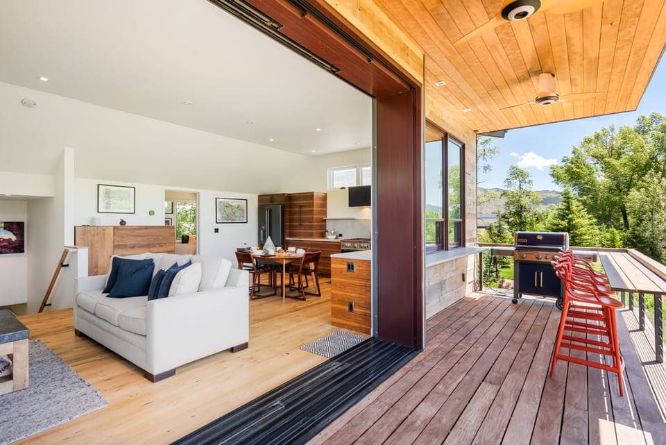Deck (1)