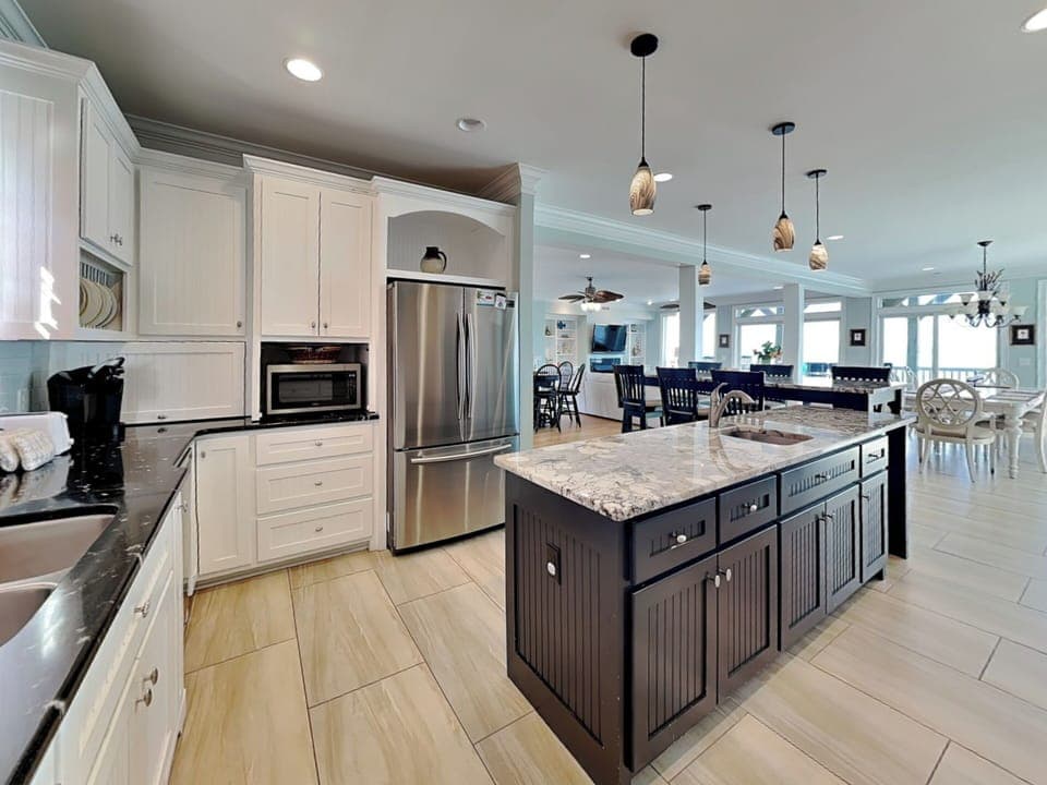 Fully Equipped Kitchen with Stainless Steel Appliances