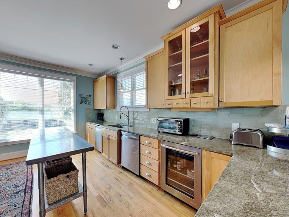 Full Size Kitchen