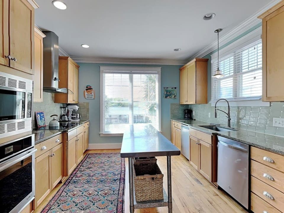 Full Size Kitchen