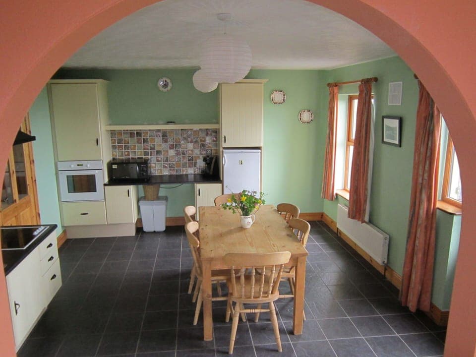 Well equipped kitchen to cook your favourite dishes