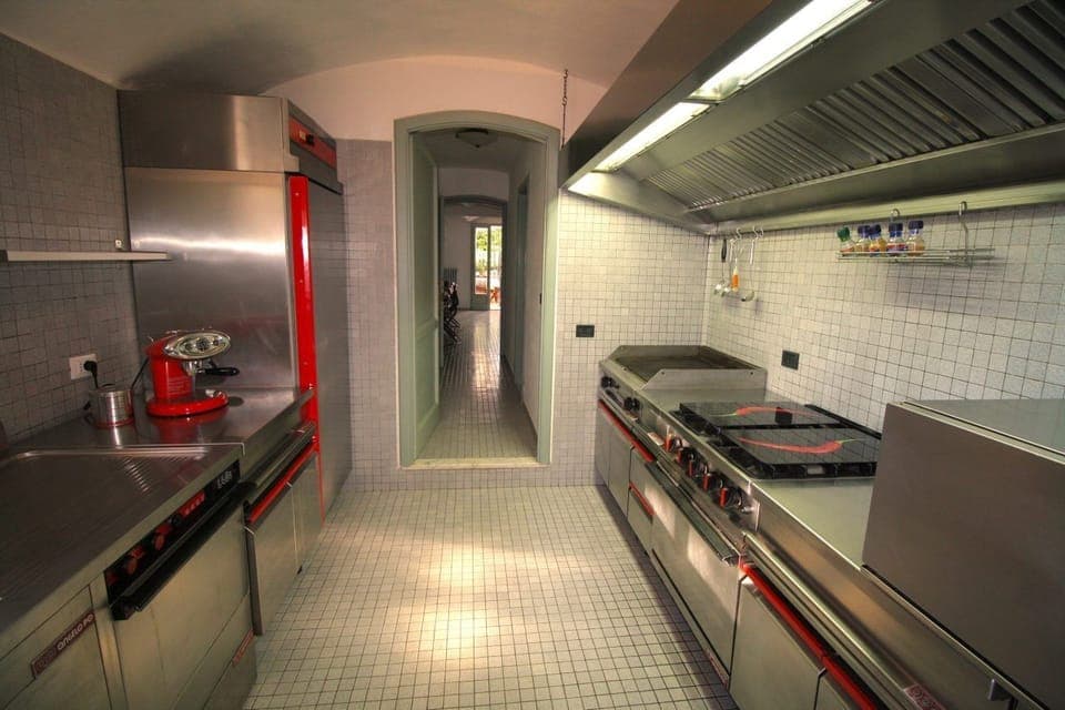 Villa (Multiple Bedrooms) | Private kitchen | Highchair