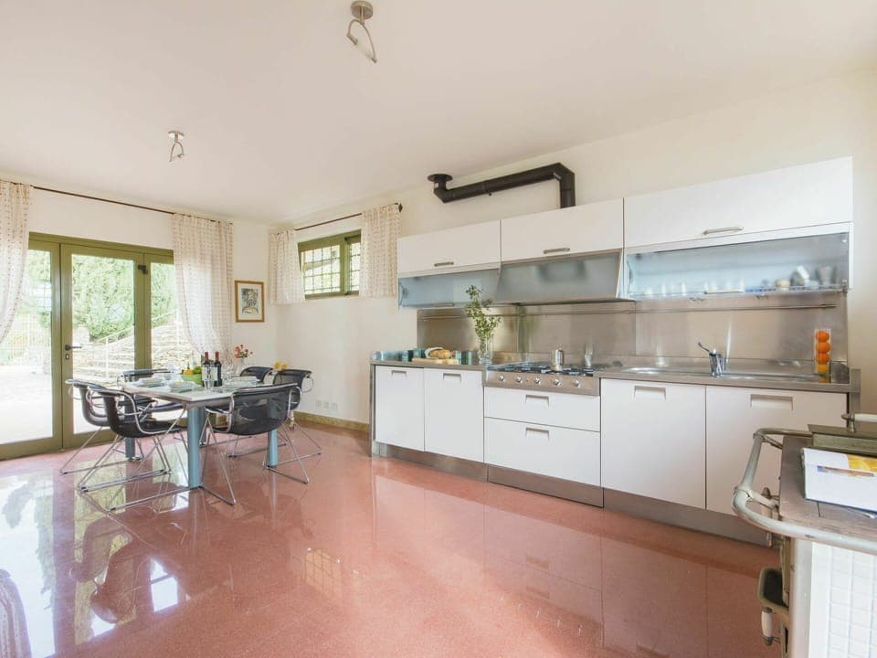 Cabinetry, Property, Countertop, Window, Building, Kitchen Appliance, Houseplant, Wood, Kitchen, Interior Design