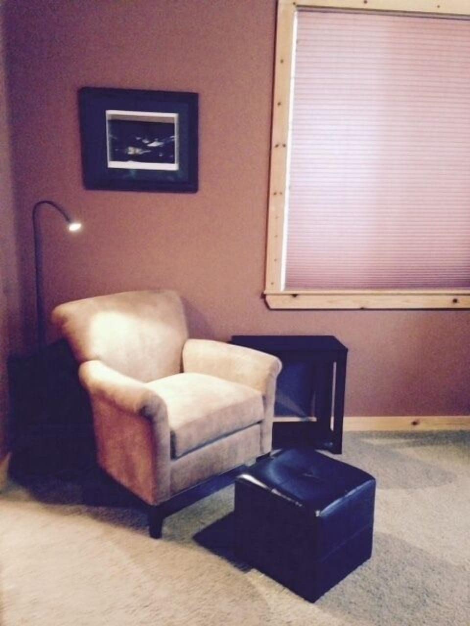 Reading Chair in MBR