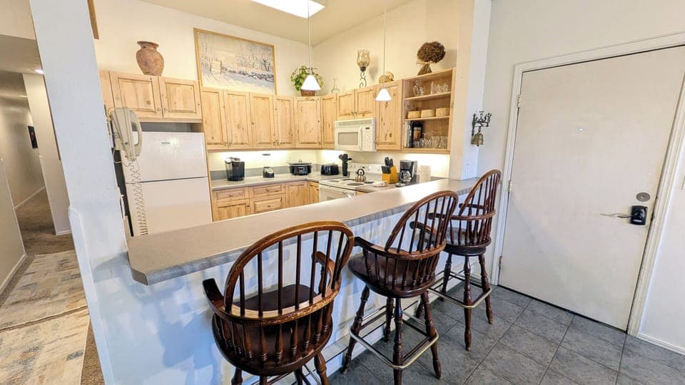 Beaver Creek West Condo #9 kitchen with breakfast bar