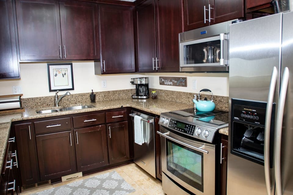 Full kitchen with everything you will need from blender to tofu press!