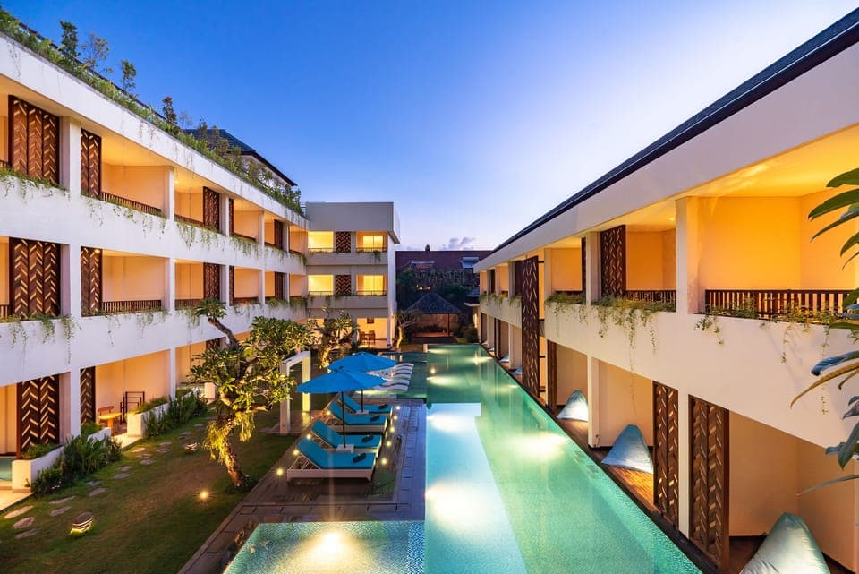 Outdoor pool, open 8:00 AM to 10:00 PM, pool umbrellas, sun loungers