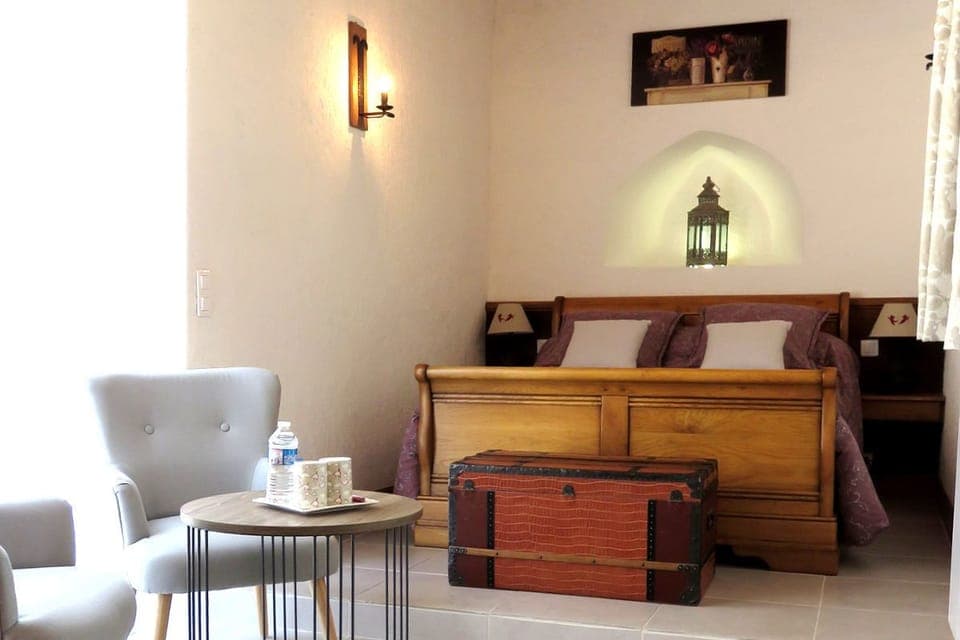 Double Room, Non Smoking, Mountain View (Chapelle) | Individually decorated, individually furnished, desk, laptop workspace