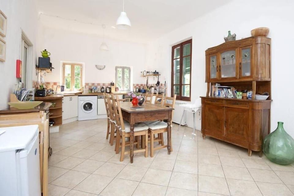 Bright, spacious fully fitted kitchen and dining area