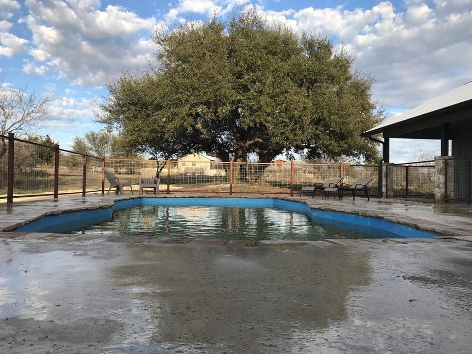 Big Oak and pool
