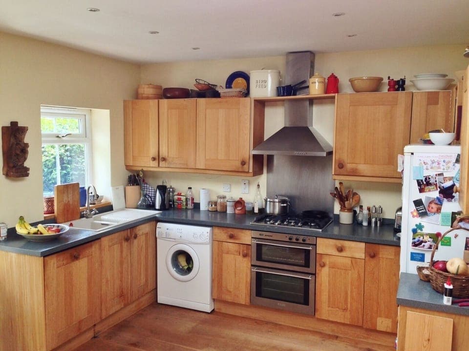 Kitchen has washing machine, dishwasher, fridge / freezer and gas hob and stove
