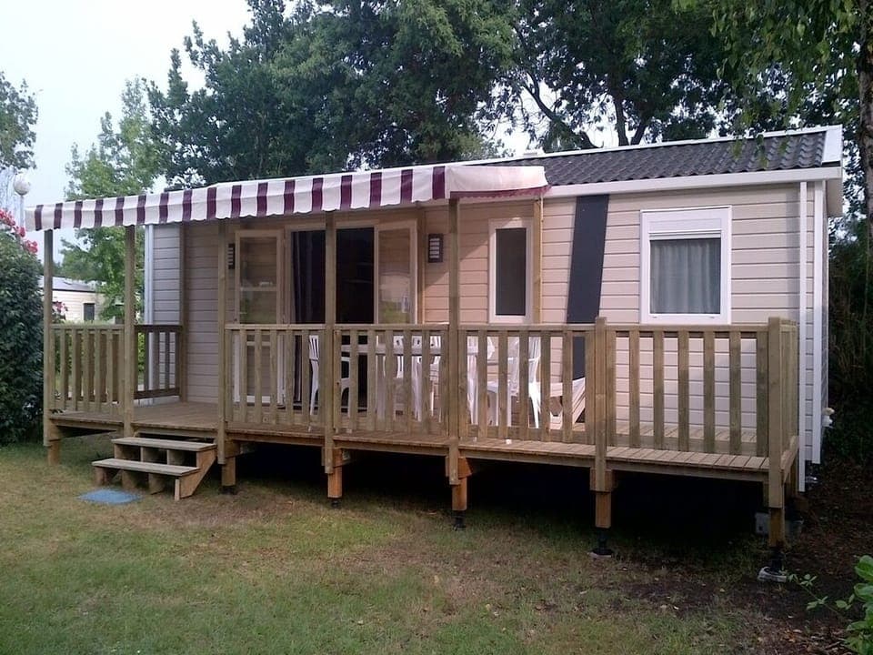 3 bedrooms on a large corner plot withe covered terrace