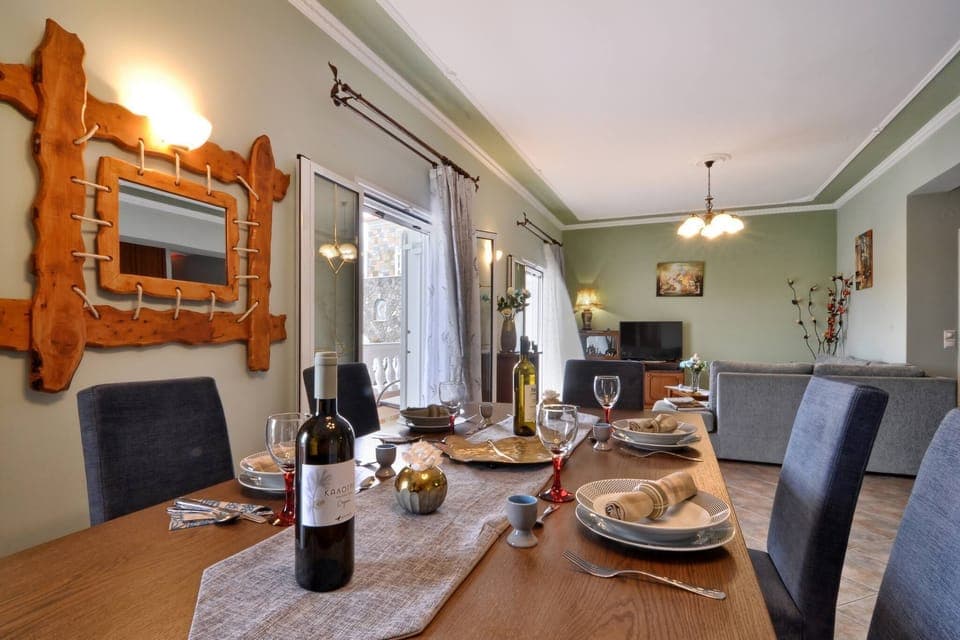 Angela Pool Maisonette Agios Georgios Dining Area