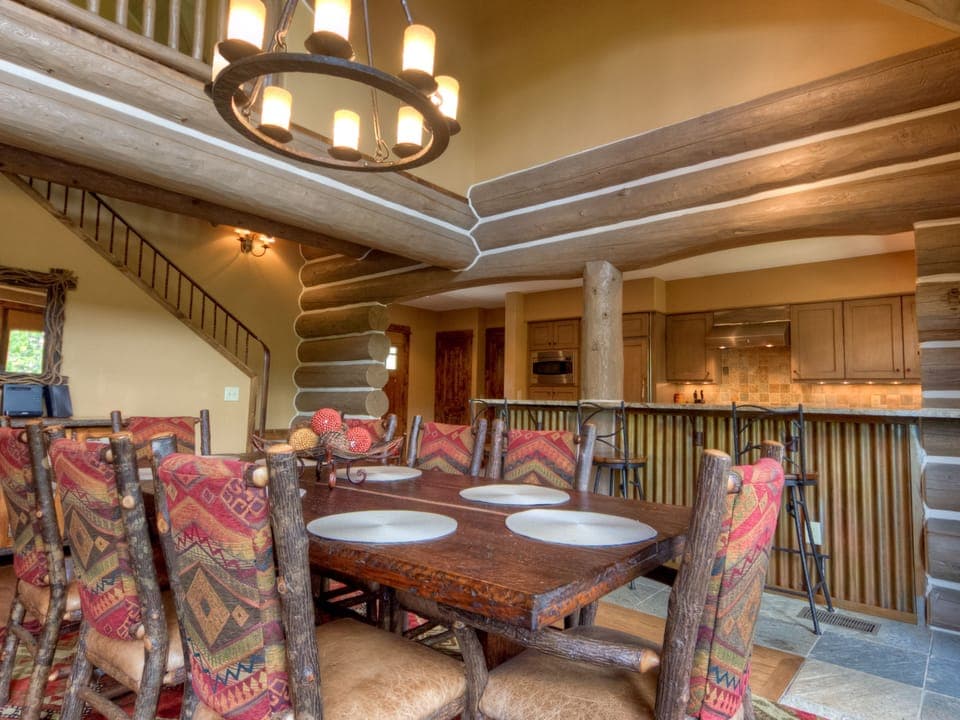 Powder Ridge Cabins, Manitou 3, Dining, 2