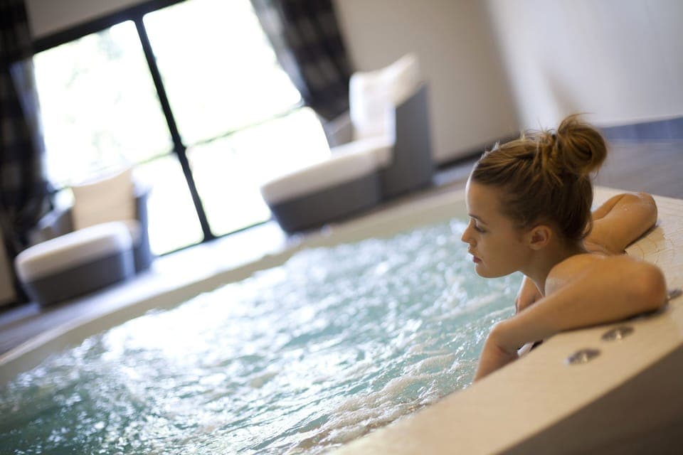Couples treatment rooms, sauna, hot tub, Turkish bath, body treatments