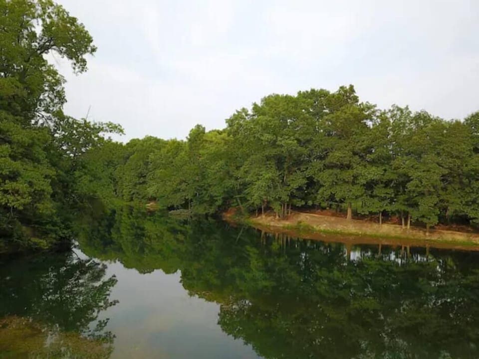 Pastor Badgett Lake - 5 acre catch & release fishing