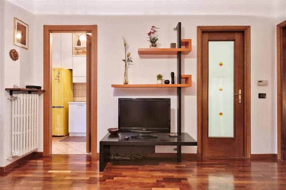 Apartment, 2 Bedrooms | Television