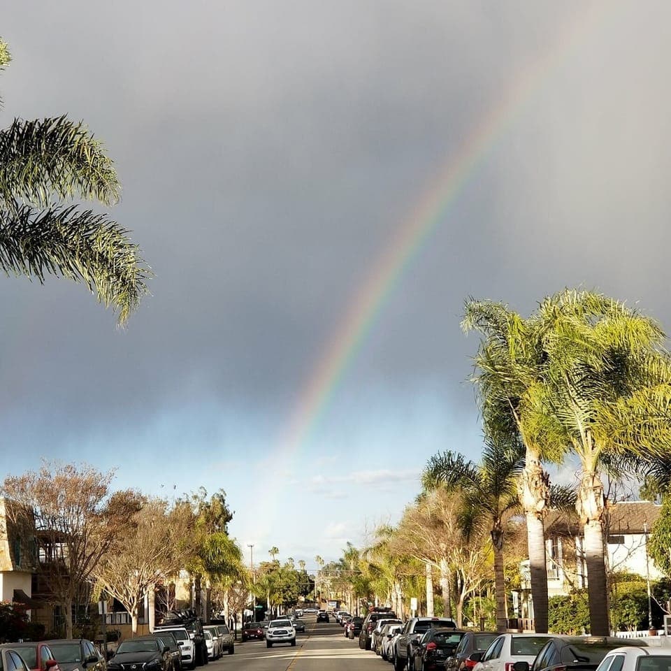 This Rainbow 🌈 shot clear across the city and was spectacular to see.