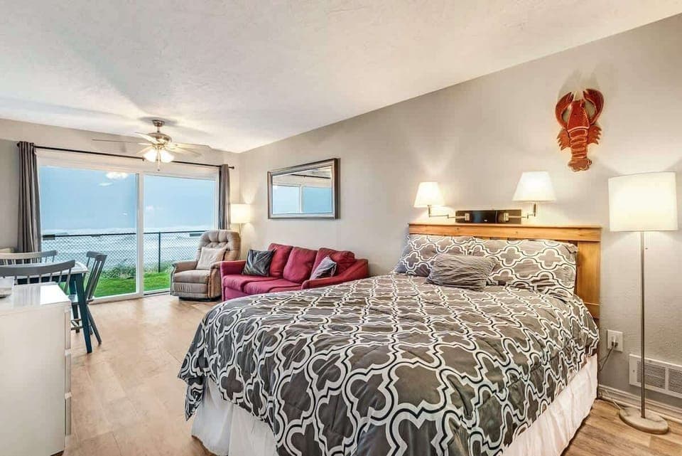 Welcome to Unit 109, Kelp Me Rhonda