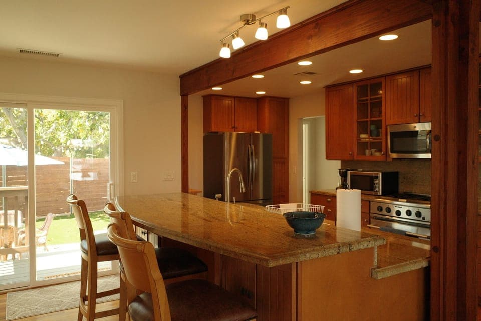 Kitchen bar