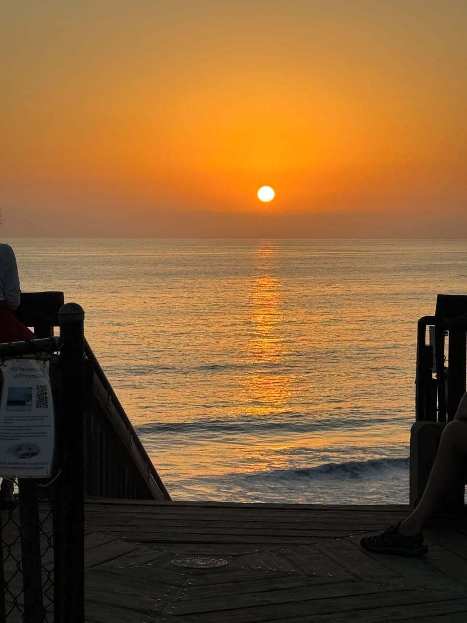 Steps to the beach. Hopefully you get to see the Dolphins. 