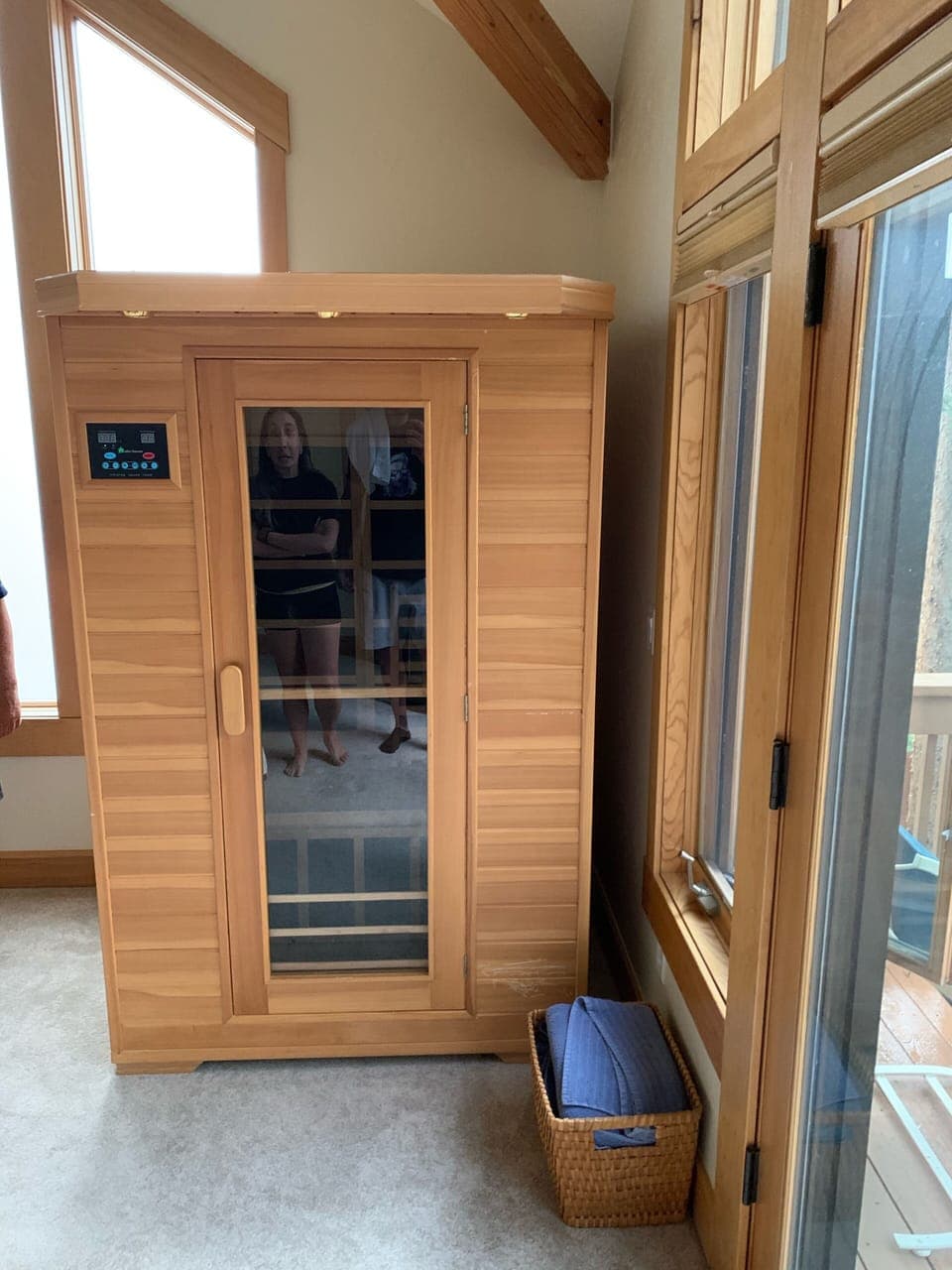 Cedar sauna in 1st bedroom - King Master