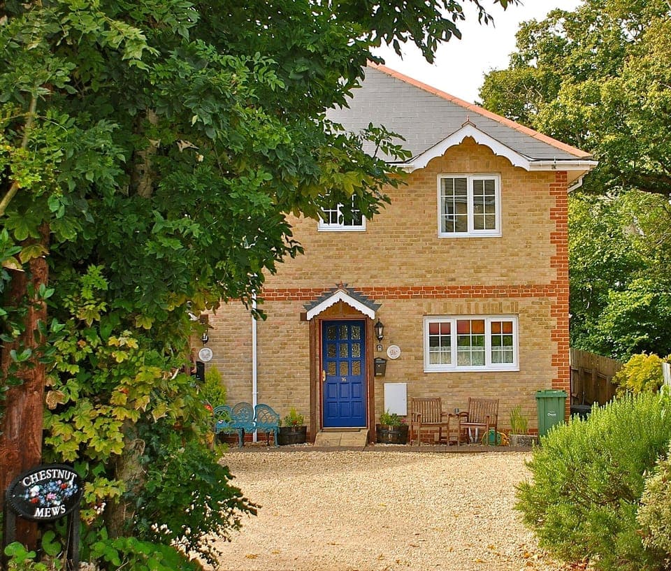 Enterance into Chestnut Mews