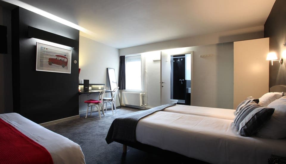 Family Room | Desk, blackout drapes, free cribs/infant beds, free WiFi