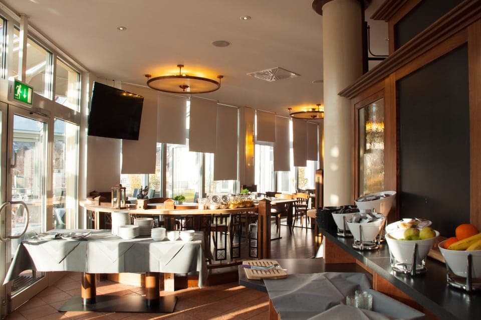 Free daily buffet breakfast