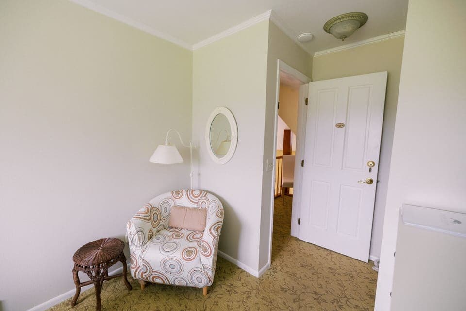 Deluxe Room, 1 Queen Bed, Non Smoking, Valley View (Yarrow) | Premium bedding, individually decorated, individually furnished