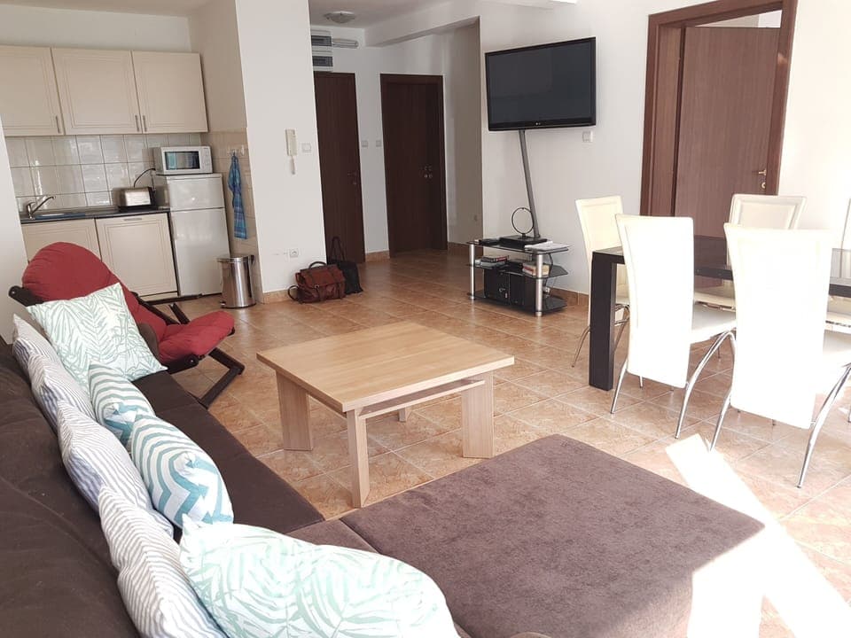 Kitchen & Living Area