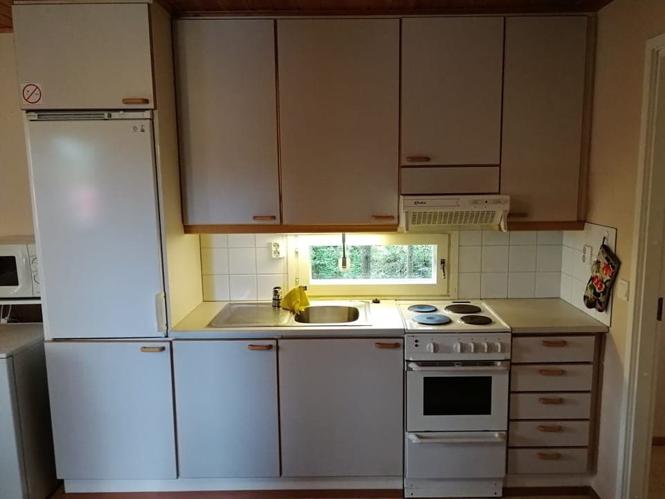 Traditional Villa, 2 Bedrooms | Private kitchen | Oven, stovetop, electric kettle, cookware/dishes/utensils