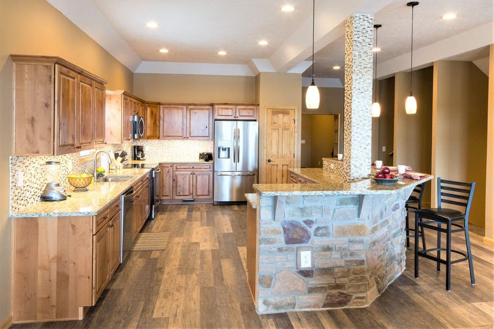 KITCHEN 