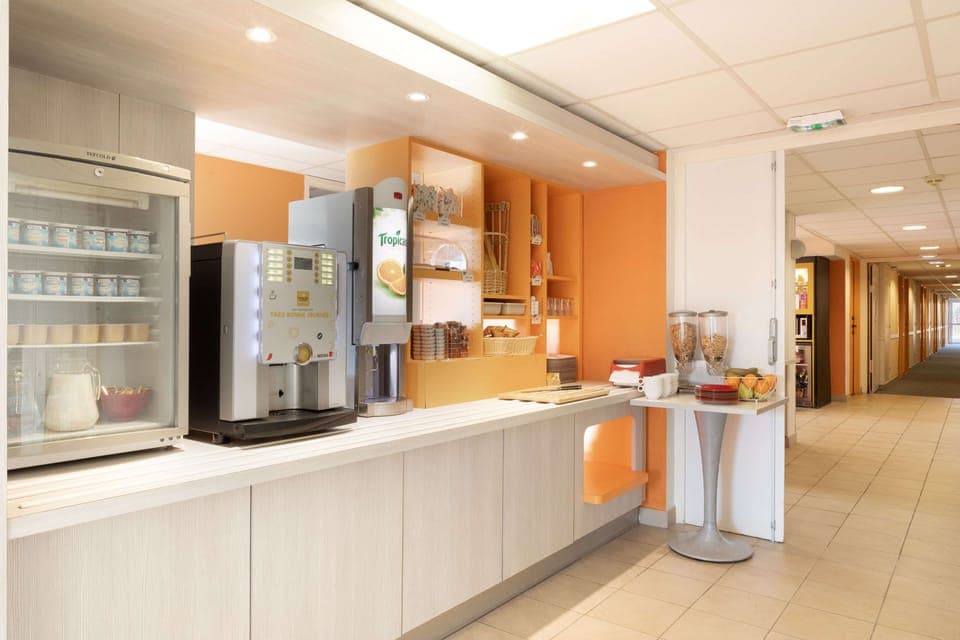 Daily buffet breakfast (EUR 7.90 per person)