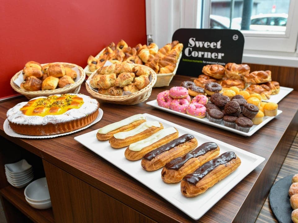 Daily buffet breakfast (EUR 9.50 per person)