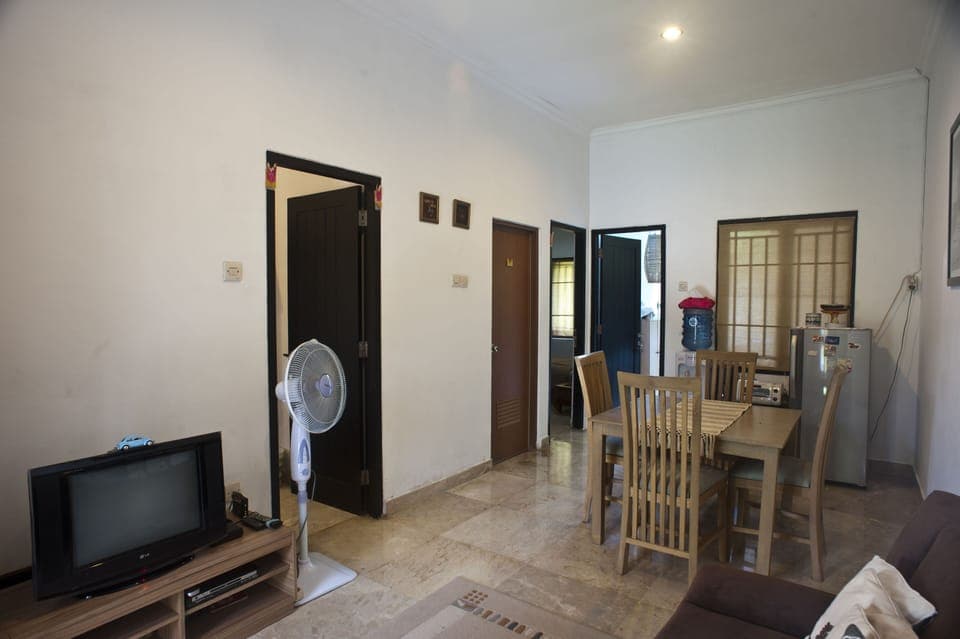 Living to dining room