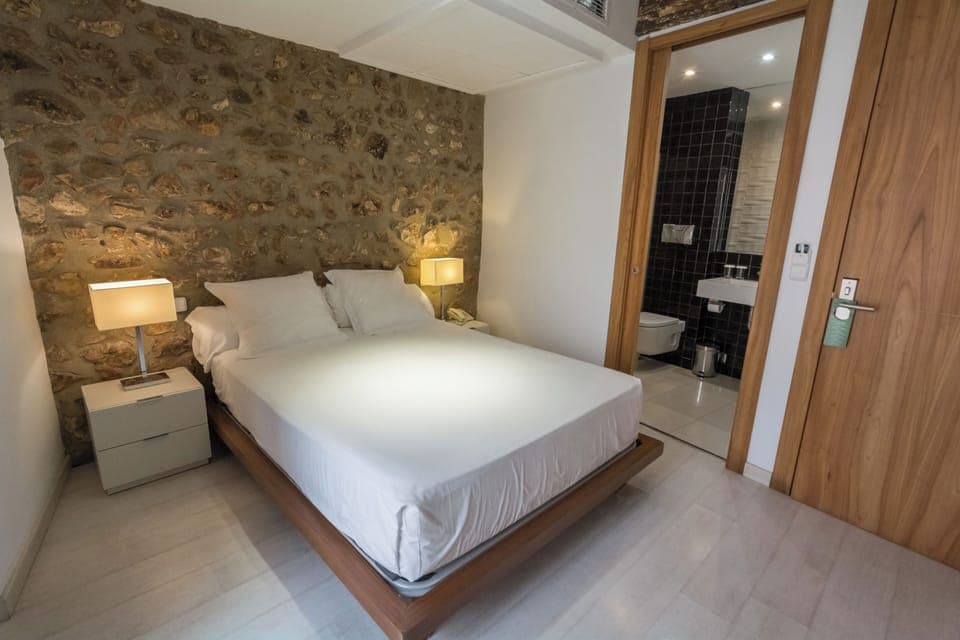 Double Room, Annex Building | Minibar, in-room safe, individually decorated, desk