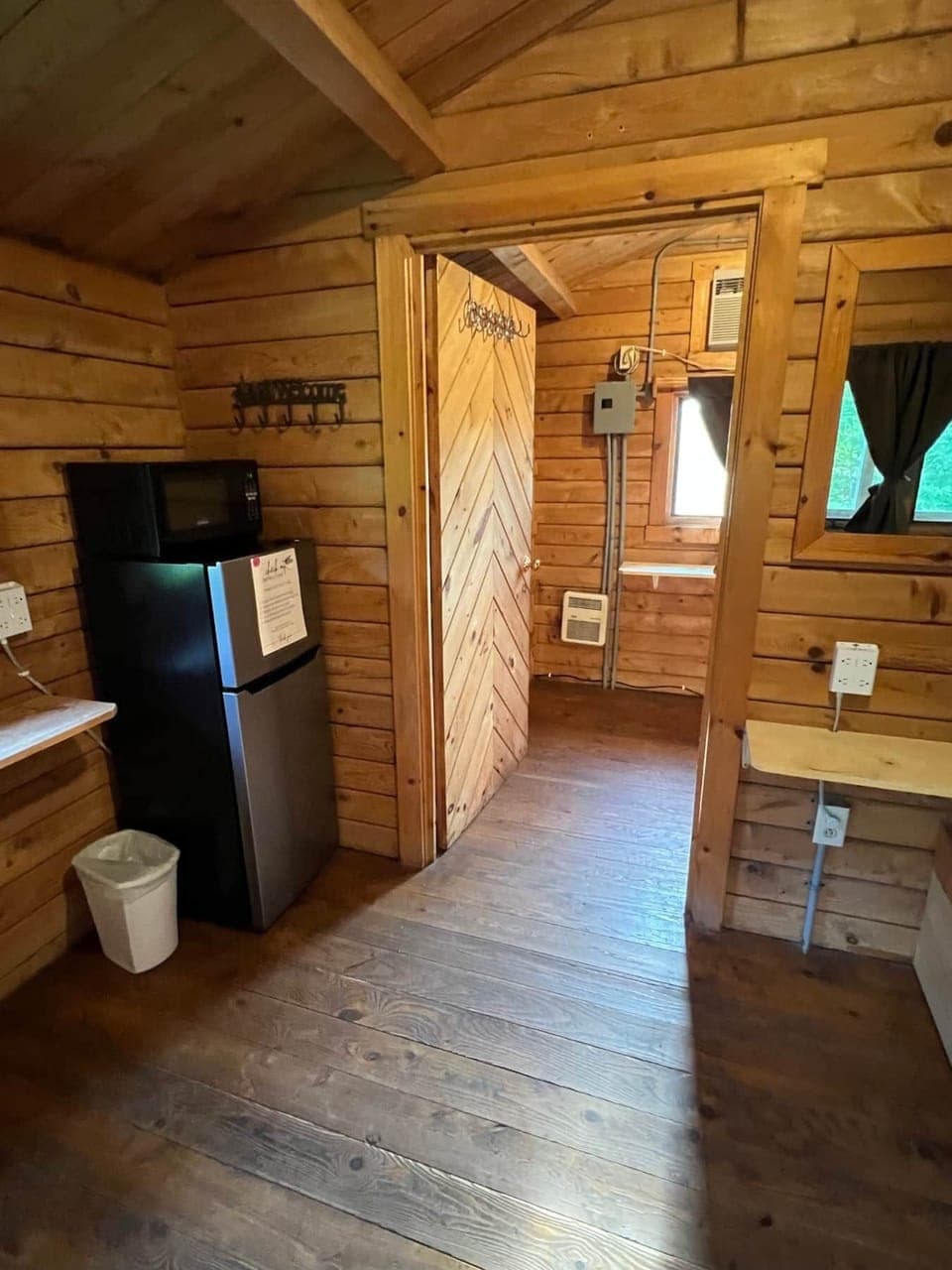 Entry to 2nd bedroom