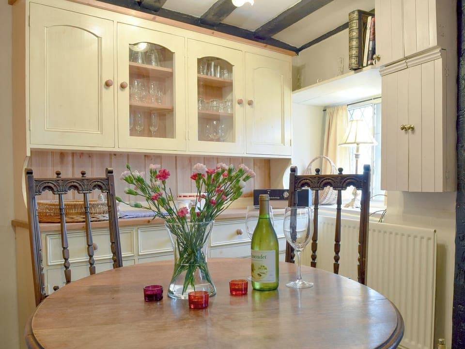 Charming dining area | Rebecca&rsquo;s Cottage - Richmond and Rebecca&rsquo;s Cottages, Welton