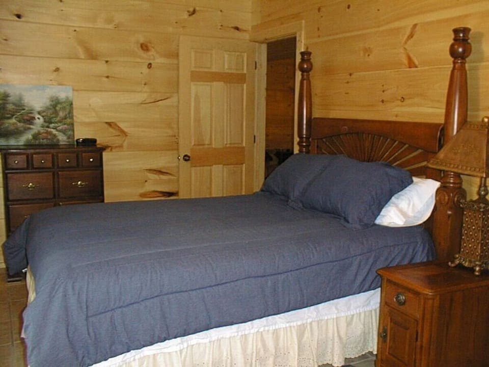 f5c12e81-b480-4566-a7f9-f7a7942bbb80