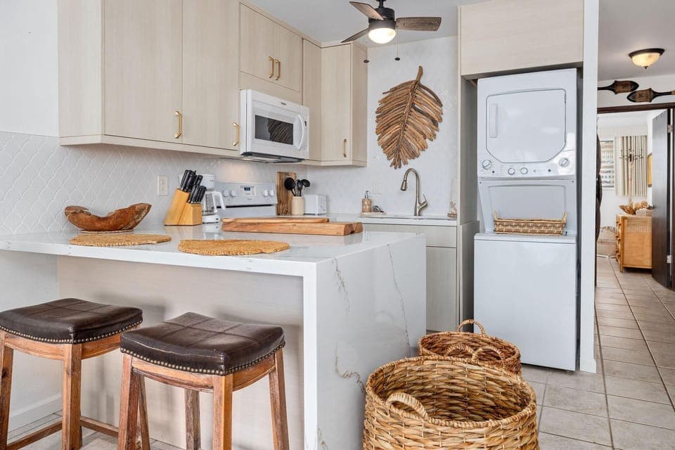 Condo, 1 King Bed (Kona Isle E23) | Private kitchen | Fridge, microwave, stovetop, dishwasher