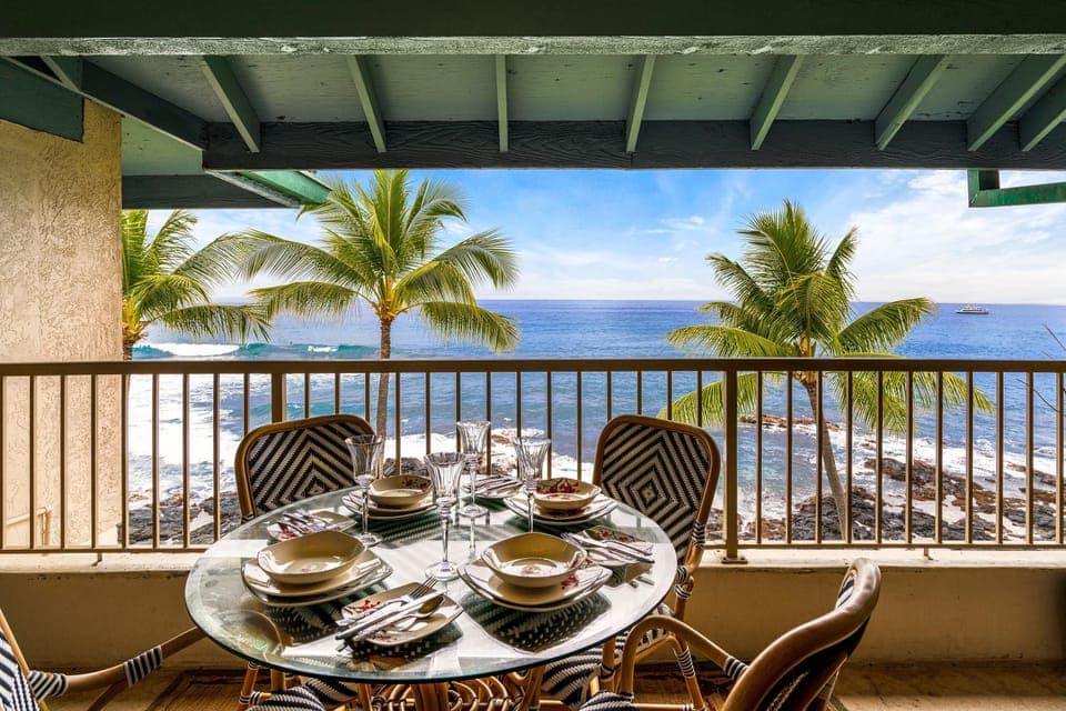 Condo, 1 King Bed with Sofa bed (Kona Reef D32) | Outdoor dining