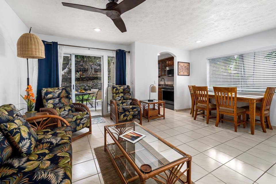 Condo, Multiple Beds, Partial Ocean View (Keauhou Surf & Racquet Townhouse #36) | Dining
